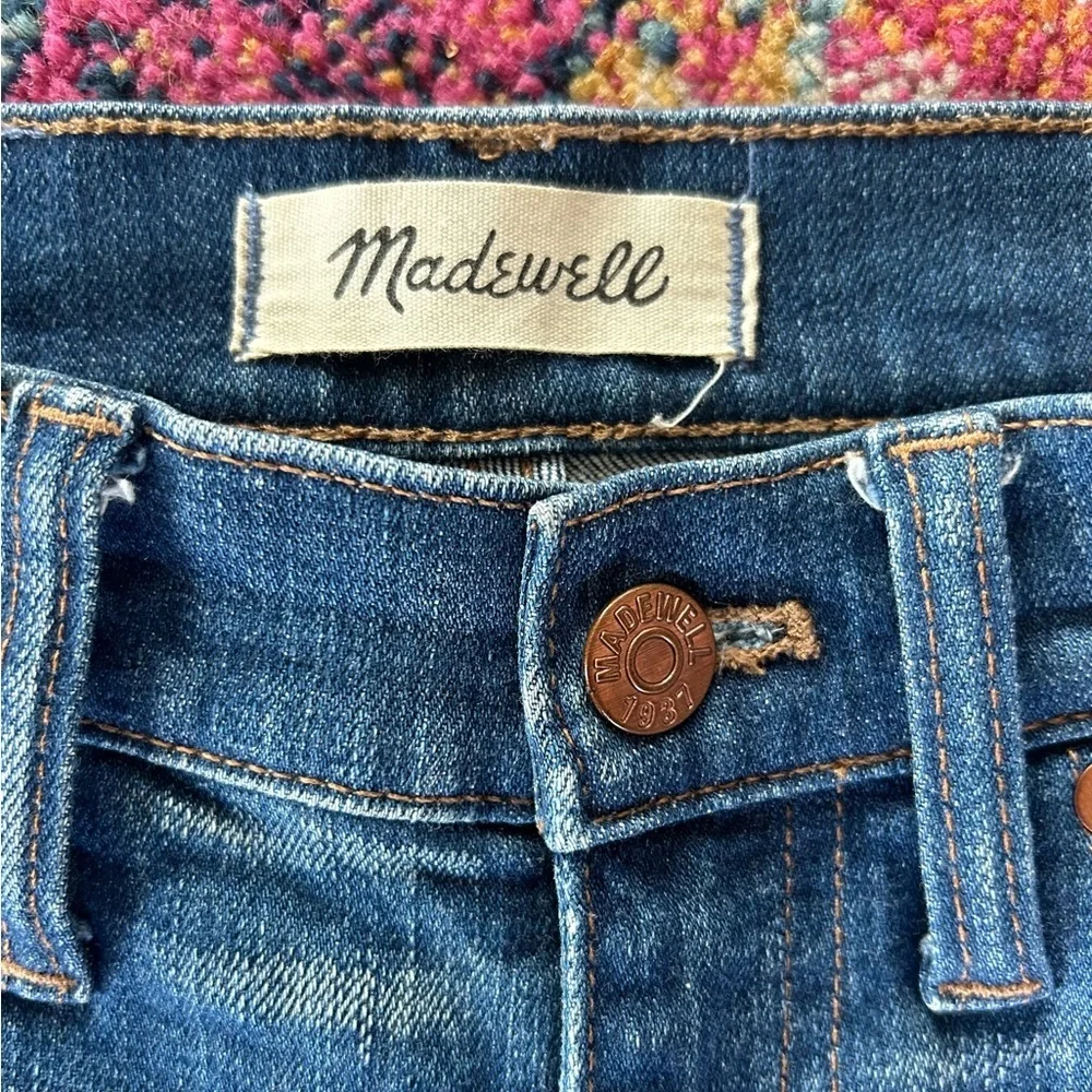 Madewell | Women’s medium blue distressed high rise skinny skinny jeans, size 25